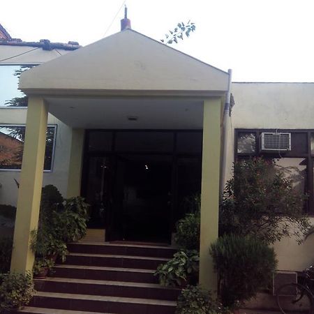 Hotel Kanishka Kanpur Esterno foto