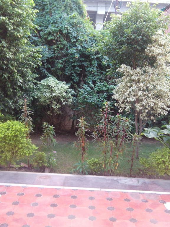 Hotel Kanishka Kanpur Esterno foto
