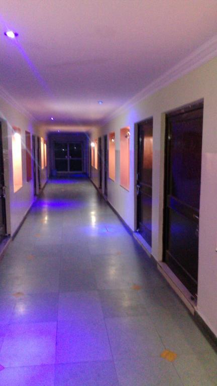 Hotel Kanishka Kanpur Esterno foto